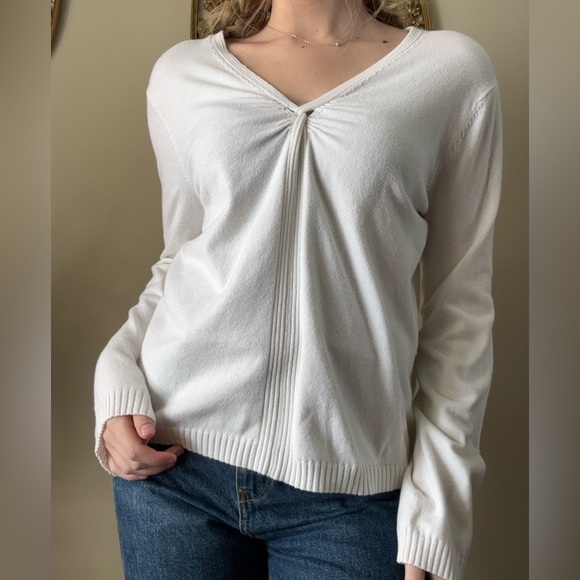 Elegant White Women's Sweater - Picture 2 of 8